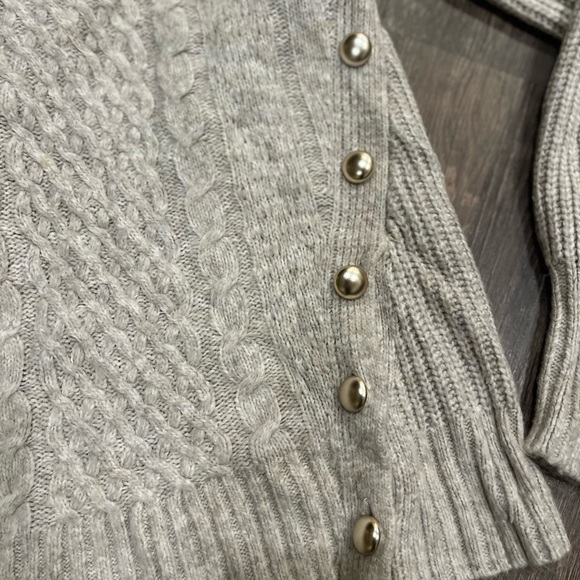 Gorgeous Liz Claiborne Grey sweater Cowl Neck Button Accents small Grey - Picture 2 of 4